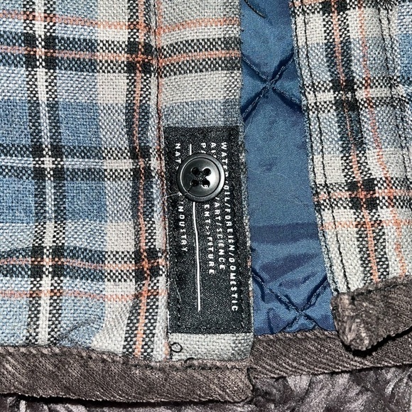 RVCA BOYS SIZE SMALL FLANNEL WITH A QUILTED LINING FOR EXTRA WARMTH - Picture 6 of 10